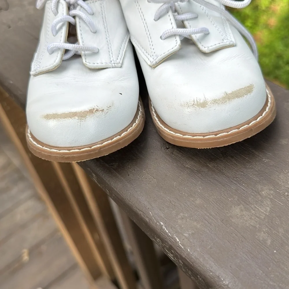 Designer’s Touch Classic White Kids Shoes Size 10